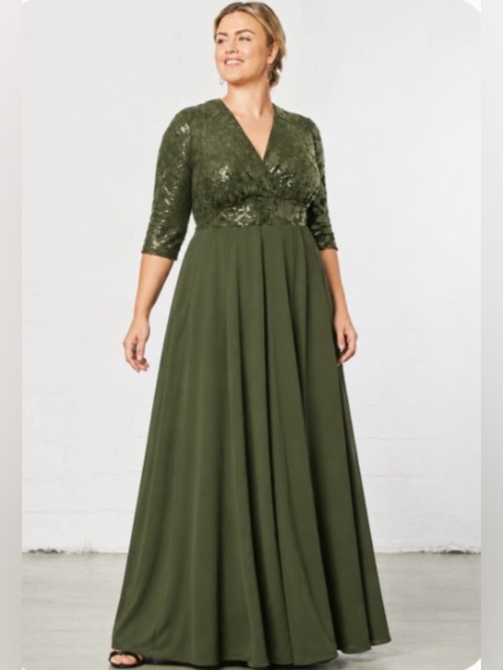 Kiyonna Paris Sequin Evening Gown Woman’s Plus Size 2X (18-20) NWT Brand New